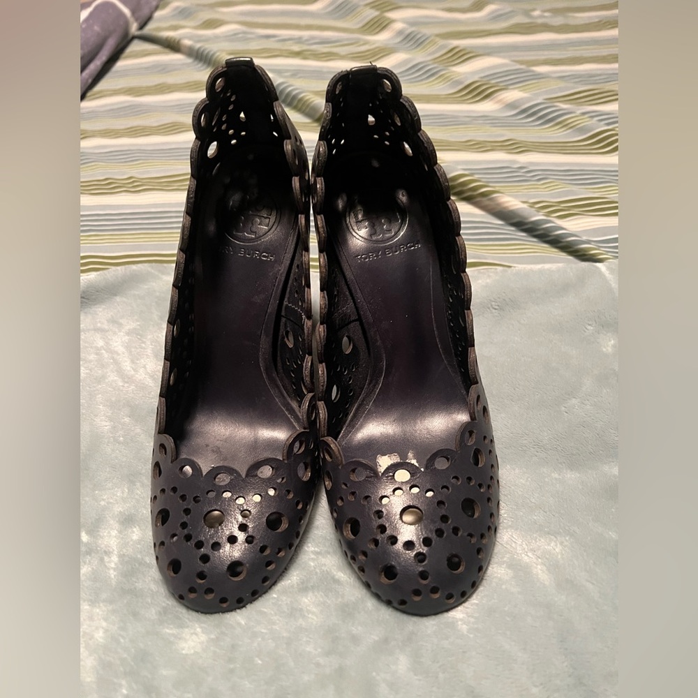 Tory Burch navy pumps, great condition